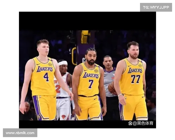 湖人队全员发力!关键时刻赢得比赛 湖人队全员发力!关键时刻赢得比赛